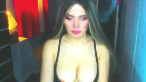 Snapshot of hotbabe_tanya chatting on 18, 12, 2025 T A N Y A online show from 18, 12, 2025