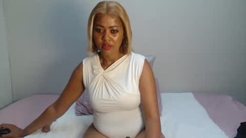 Snapshot of hotbaby43za chatting on 6, 1, 2026 hotbaby43za online show from 6, 1, 2026