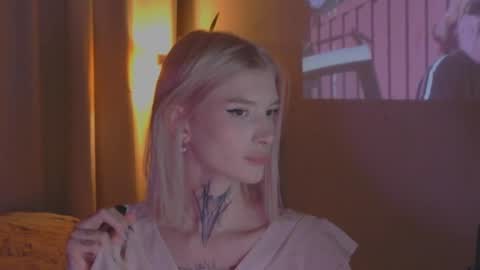 hotchubently online show from 4, 3, 2025