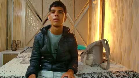 hotcouple_222 online show from 17, 12, 2025