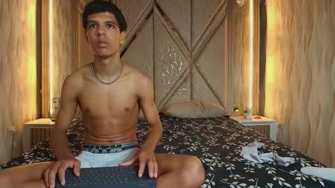 hotcouple_222 online show from 15, 2, 2026