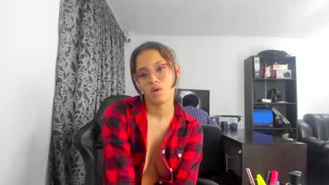 Snapshot of hotcouplelatina2003 chatting on 3, 2, 2025 hotcouplelatina2003 online show from 3, 2, 2025