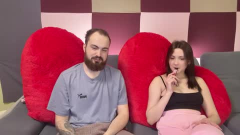 Snapshot of hotduoplay chatting on 7, 5, 2026 Max and Alina online show from 7, 5, 2026