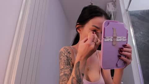 hotfallingdevil online show from 13, 2, 2026