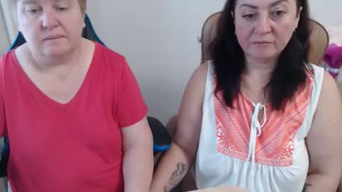 Snapshot of hotfiremommy chatting on 8, 11, 2025 LimonkaFire online show from 8, 11, 2025
