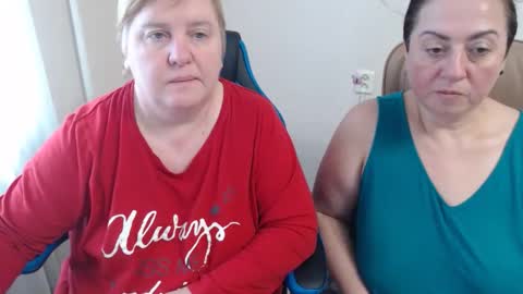 Snapshot of hotfiremommy chatting on 10, 11, 2025 LimonkaFire online show from 10, 11, 2025