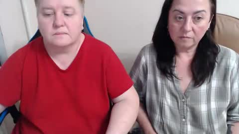 Snapshot of hotfiremommy chatting on 14, 11, 2025 LimonkaFire online show from 14, 11, 2025