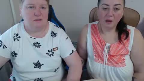 Snapshot of hotfiremommy chatting on 28, 11, 2025 LimonkaFire online show from 28, 11, 2025