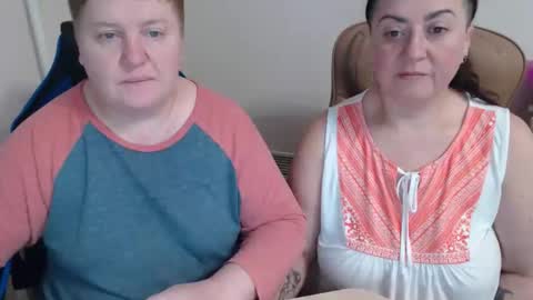 Snapshot of hotfiremommy chatting on 28, 11, 2025 LimonkaFire online show from 28, 11, 2025