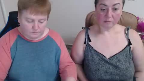 Snapshot of hotfiremommy chatting on 17, 12, 2025 LimonkaFire online show from 17, 12, 2025