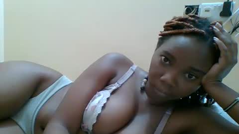 Snapshot of hotgodees chatting on 22, 10, 2025 Queen online show from 22, 10, 2025