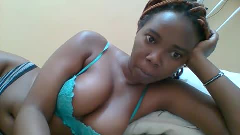 Snapshot of hotgodees chatting on 26, 10, 2025 Queen online show from 26, 10, 2025