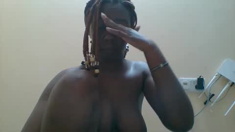 Snapshot of hotgodees chatting on 26, 10, 2025 Queen online show from 26, 10, 2025