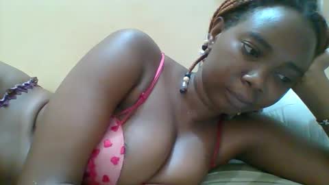 Snapshot of hotgodees chatting on 28, 10, 2025 Queen online show from 28, 10, 2025