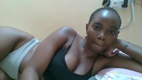 Snapshot of hotgodees chatting on 24, 11, 2025 Queen online show from 24, 11, 2025