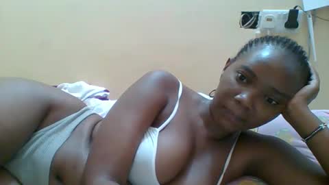 Snapshot of hotgodees chatting on 25, 11, 2025 Queen online show from 25, 11, 2025