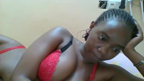 Snapshot of hotgodees chatting on 25, 11, 2025 Queen online show from 25, 11, 2025