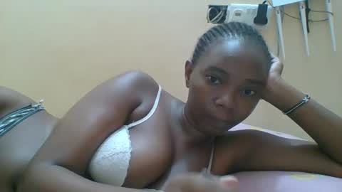 Snapshot of hotgodees chatting on 27, 11, 2025 Queen online show from 27, 11, 2025