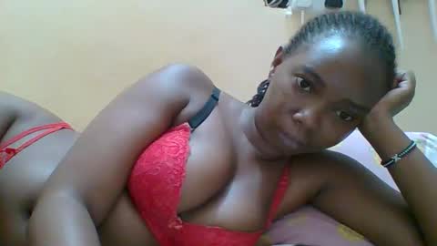 Snapshot of hotgodees chatting on 4, 12, 2025 Queen online show from 4, 12, 2025