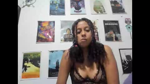 Snapshot of hothoneychile chatting on 25, 4, 2026 Sam and Nico online show from 25, 4, 2026