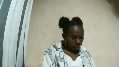 Snapshot of hotiesveronique chatting on 21, 9, 2025 veronique online show from 21, 9, 2025