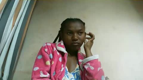 Snapshot of hotiesveronique chatting on 1, 10, 2025 veronique online show from 1, 10, 2025