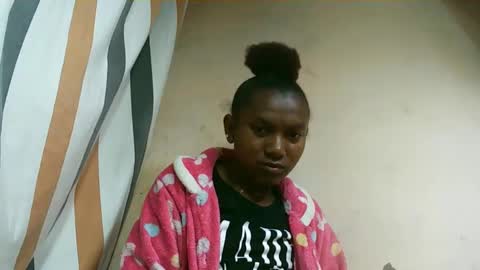 Snapshot of hotiesveronique chatting on 2, 10, 2025 veronique online show from 2, 10, 2025