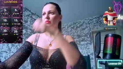 Snapshot of hotkleoo chatting on 20, 11, 2025 MistressM online show from 20, 11, 2025