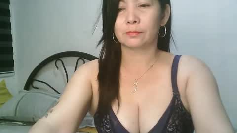 Snapshot of hotmamajen4u chatting on 14, 12, 2025 hotmamajen4u online show from 14, 12, 2025