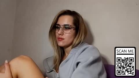 Snapshot of hotmusex chatting on 4, 12, 2025 hotmusex online show from 4, 12, 2025