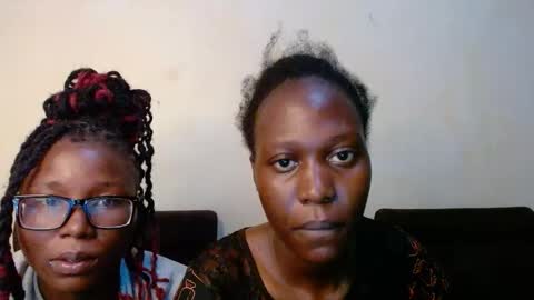 Snapshot of hotnelli chatting on 23, 10, 2025 Rose online show from 23, 10, 2025