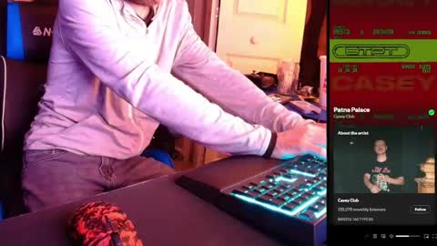 hotpumpkinpies online show from 14, 4, 2026