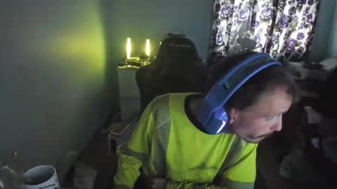 Snapshot of hotsummer1996 chatting on 13, 10, 2025 hot online show from 13, 10, 2025