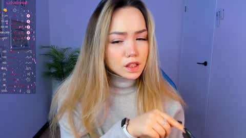 Snapshot of hottease_pvt chatting on 7, 1, 2025 hello Im Eva online show from 7, 1, 2025