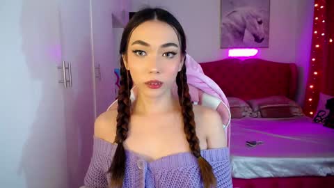 Snapshot of hottie_lexie chatting on 9, 12, 2024 LEXIE- dont forget to give me thumbs up online show from 9, 12, 2024