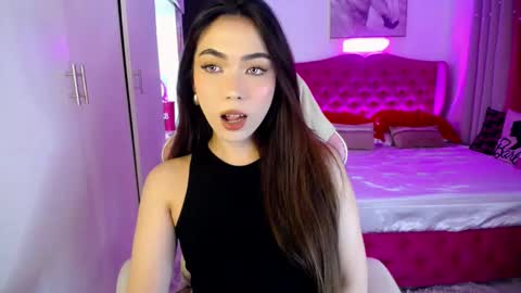 Snapshot of hottie_lexie chatting on 25, 2, 2025 LEXIE- dont forget to give me thumbs up online show from 25, 2, 2025