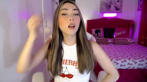 Snapshot of hottie_lexie chatting on 17, 10, 2025 LEXIE- dont forget to give me thumbs up online show from 17, 10, 2025