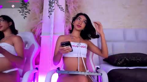 Snapshot of hottie_veronica chatting on 11, 7, 2026 Veronica independent model online show from 11, 7, 2026