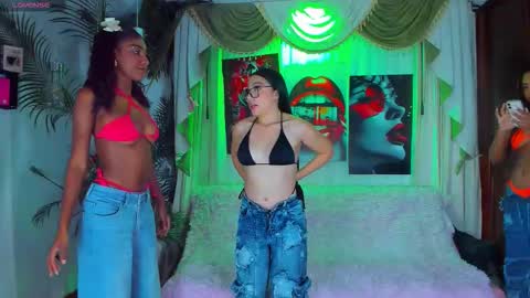 hotties_kittens18 online show from 19, 3, 2026