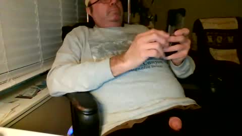 Snapshot of hottop_1981 chatting on 4, 2, 2025 Hottop 1981 online show from 4, 2, 2025