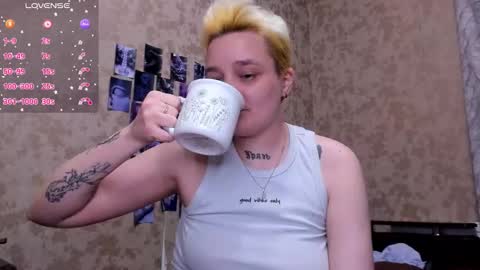Snapshot of hotty_linn chatting on 7, 10, 2025 Linn online show from 7, 10, 2025