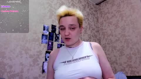 Snapshot of hotty_linn chatting on 10, 10, 2025 Linn online show from 10, 10, 2025