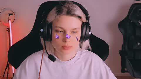 Nessie and Jessie online show from 3, 12, 2024