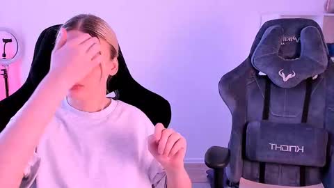 Nessie and Jessie online show from 13, 12, 2024