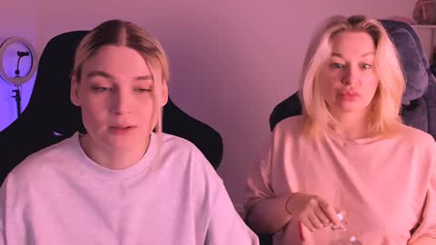 Nessie and Jessie online show from 5, 1, 2025