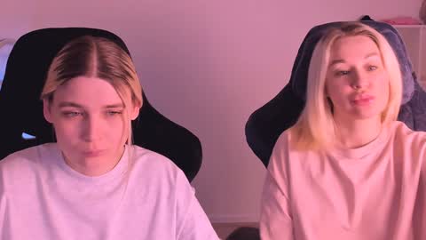 Nessie and Jessie online show from 5, 1, 2025