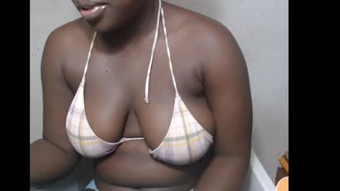 Snapshot of hottylissa1 chatting on 4, 12, 2025 hottylissa1 online show from 4, 12, 2025