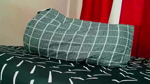 Snapshot of hotzeadyy02 chatting on 4, 10, 2025 zeady online show from 4, 10, 2025