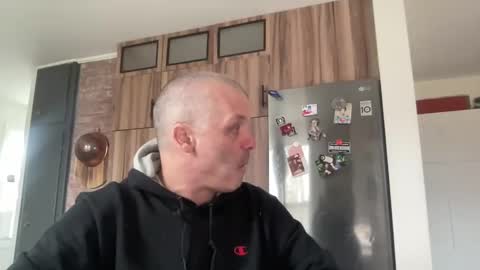 Snapshot of howlingatnothing chatting on 17, 12, 2024 howlingatnothing online show from 17, 12, 2024