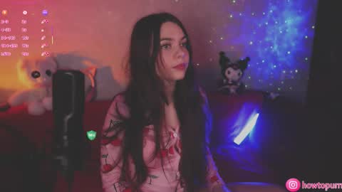 Snapshot of howtomeow chatting on 9, 11, 2025 Mia online show from 9, 11, 2025